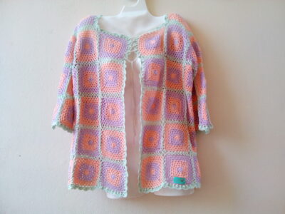 saco tejido a crochet con grannys
