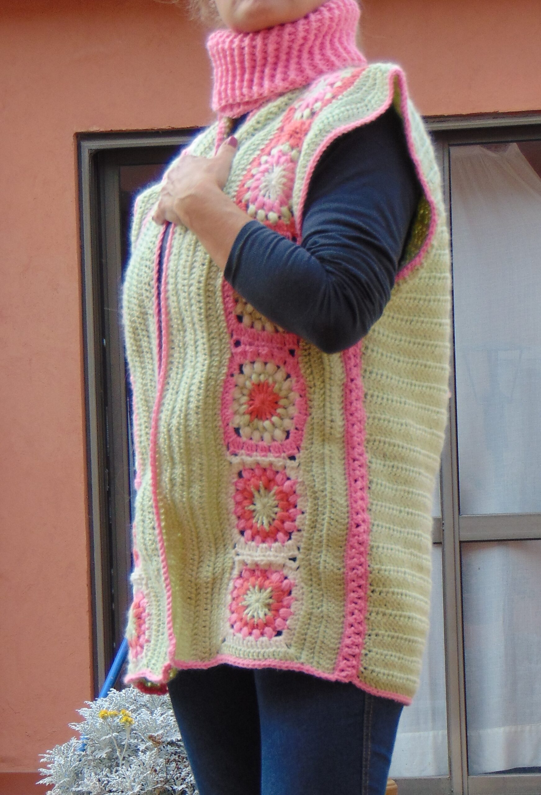 CHALECO ABIERTO TEJIDO A CROCHET